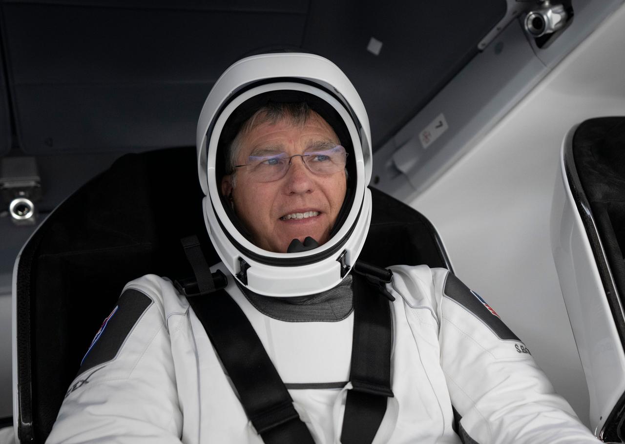 jsc2023e005761 (Jan. 30, 2023) --- SpaceX Crew-6 Commander Stephen Bowen from NASA is pictured during a Crew Dragon cockpit training session at SpaceX headquarters in Hawthorne, California. Credit: SpaceX