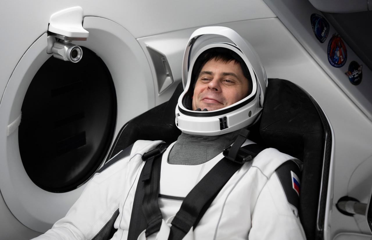 jsc2023e005763 (Jan. 30, 2023) --- Roscosmos cosmonaut and SpaceX Crew-6 Mission Specialist Andrey Fedyaev is pictured during a Crew Dragon cockpit training session at SpaceX headquarters in Hawthorne, California. Credit: SpaceX