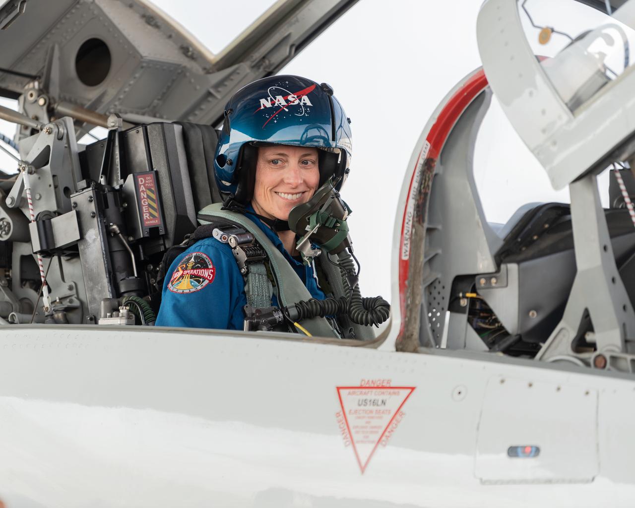 jsc2023e014658 (March 10, 2023) --- NASA astronaut Loral O'Hara conducts preflight training aboard a T-38 trainer jet at Ellington Field in Houston, Texas, before beginning her mission to the International Space Station.