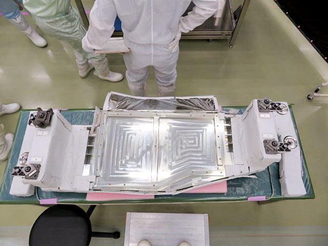 jsc2023e031746 (7/1/2022) --- The preflight image of ISEEP3B FSE shows the active mechanism with iSEEP and Special Purpose Dexterous Manipulator (SPDM) interfaces (center). The right/left parts shown are the passive mechanism with HTV-X interface. Image courtesy of JAXA and IHI-Aerospace.