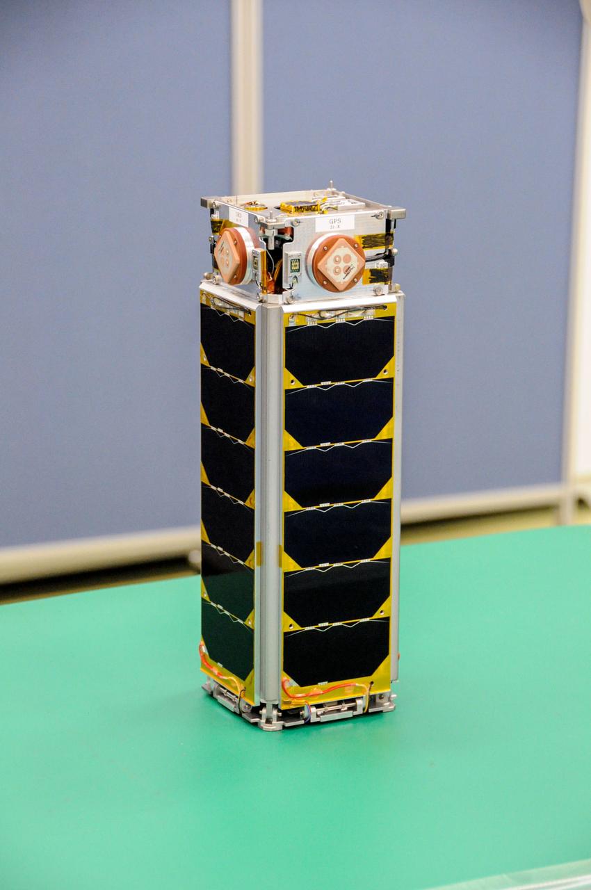 jsc2023e054812 (7/28/2023) --- An Exterior view of the BEAK 3-Unit (3U) Cubesat. BEAK is developed by The University of Tokyo in Kashiwa, Japan and Institute of Space and Astronautical Science in Sagamihara, Japan, and its primary mission is to test novel technologies for use in future nano-sized planetary probes.