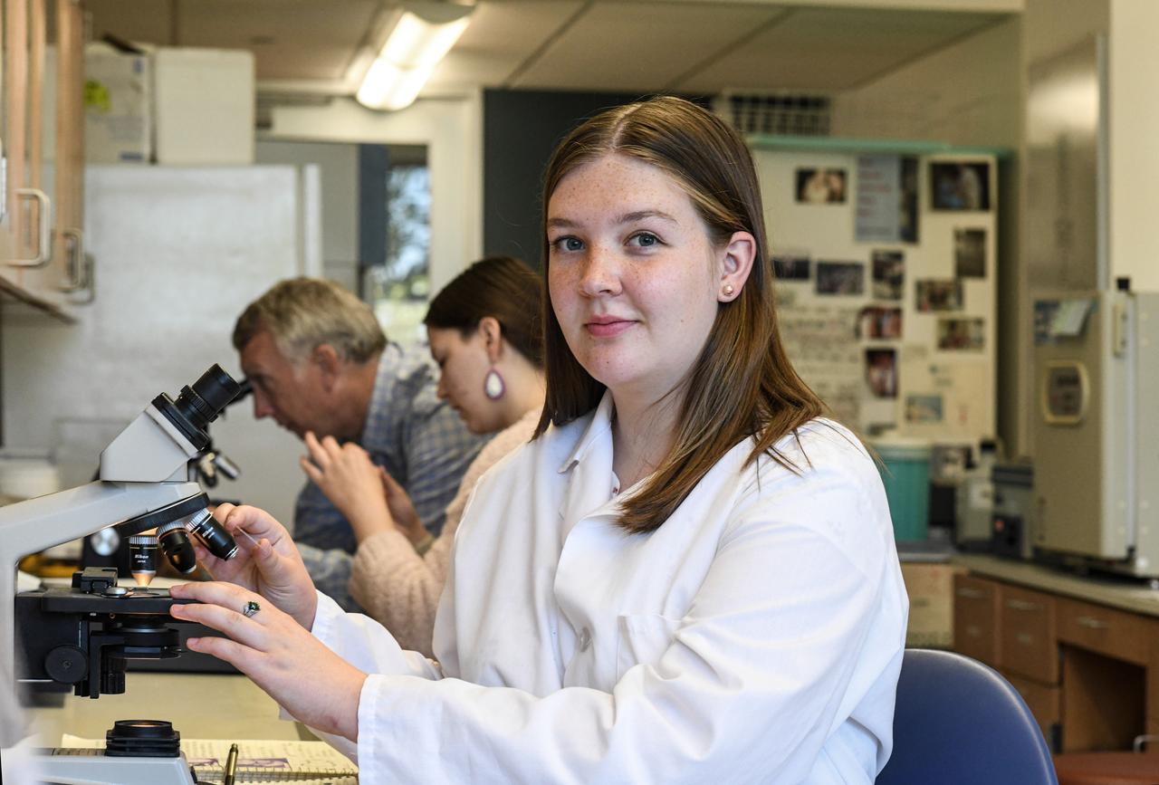 jsc2023e064879 (12/9/2023) --- Dr. Lane Christenson discusses the finer points of follicular classification and counts with Payton Nies. Rodent Research-20 (RR-20) evaluates ovarian function in female mice in microgravity, fertility following return to Earth, and the effect of spaceflight on the next generation. Image courtesy of the University of Kansas Medical Center.