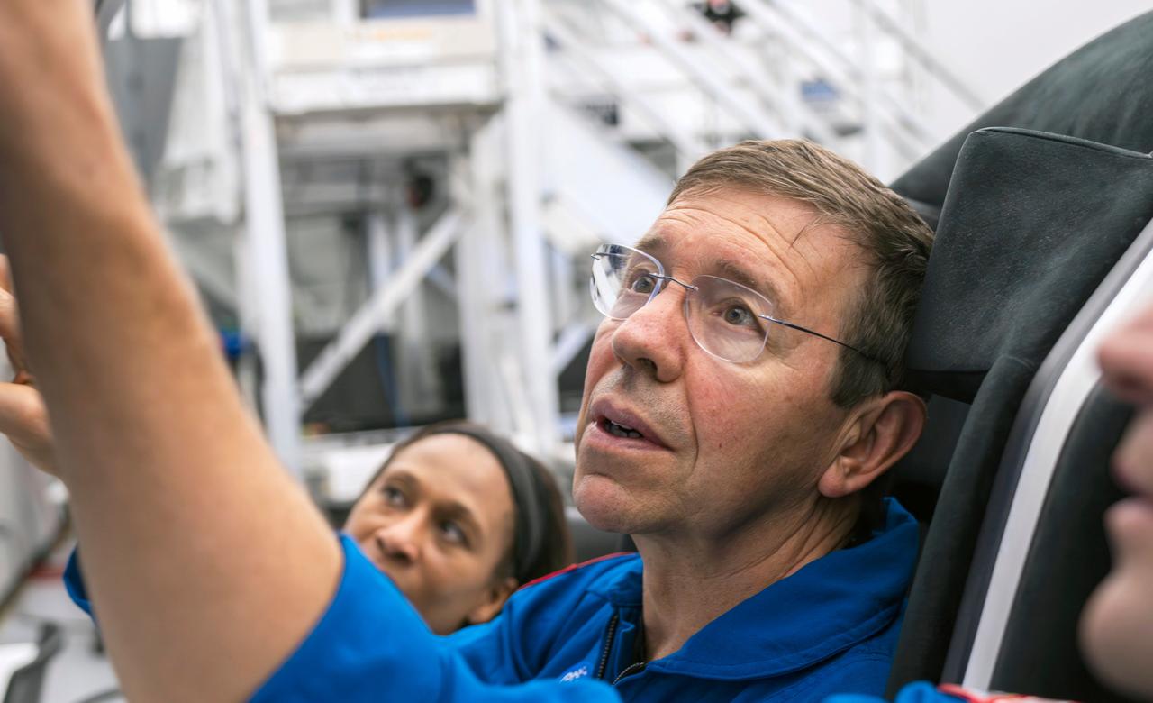 jsc2023e066251 (Oct. 15, 2023) --- NASA astronauts Jeanette Epps and Michael Barratt, SpaceX Crew-8 Mission Specialist and Pilot respectively, participate in preflight mission training at SpaceX headquarters in Hawthorne, California. Credit: SpaceX