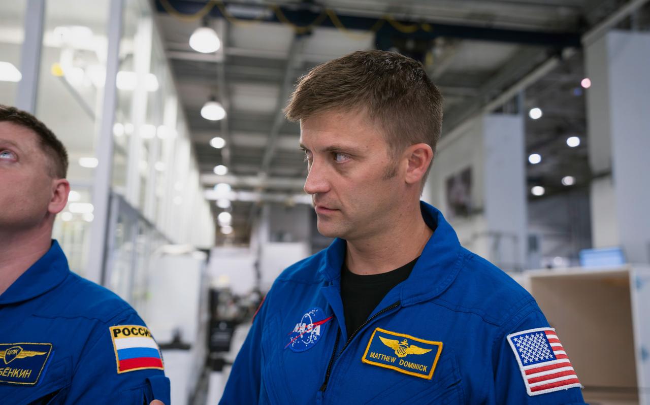 jsc2023e066257 (Oct. 15, 2023) --- NASA astronaut and SpaceX Crew-8 Commander Matthew Dominick participates in preflight mission training at SpaceX headquarters in Hawthorne, California. Credit: SpaceX
