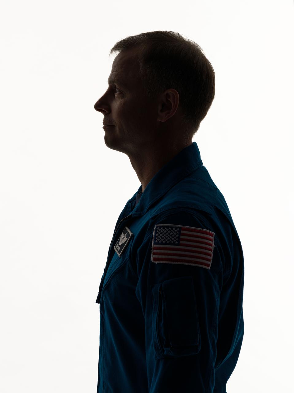 jsc2023e067651_alt (Dec. 29, 2023) --- NASA astronaut and SpaceX Crew-9 Pilot Nick Hague poses for a portrait at NASA's Johnson Space Center in Houston. Texas. Credit: NASA/Bill Stafford/Robert Markowitz