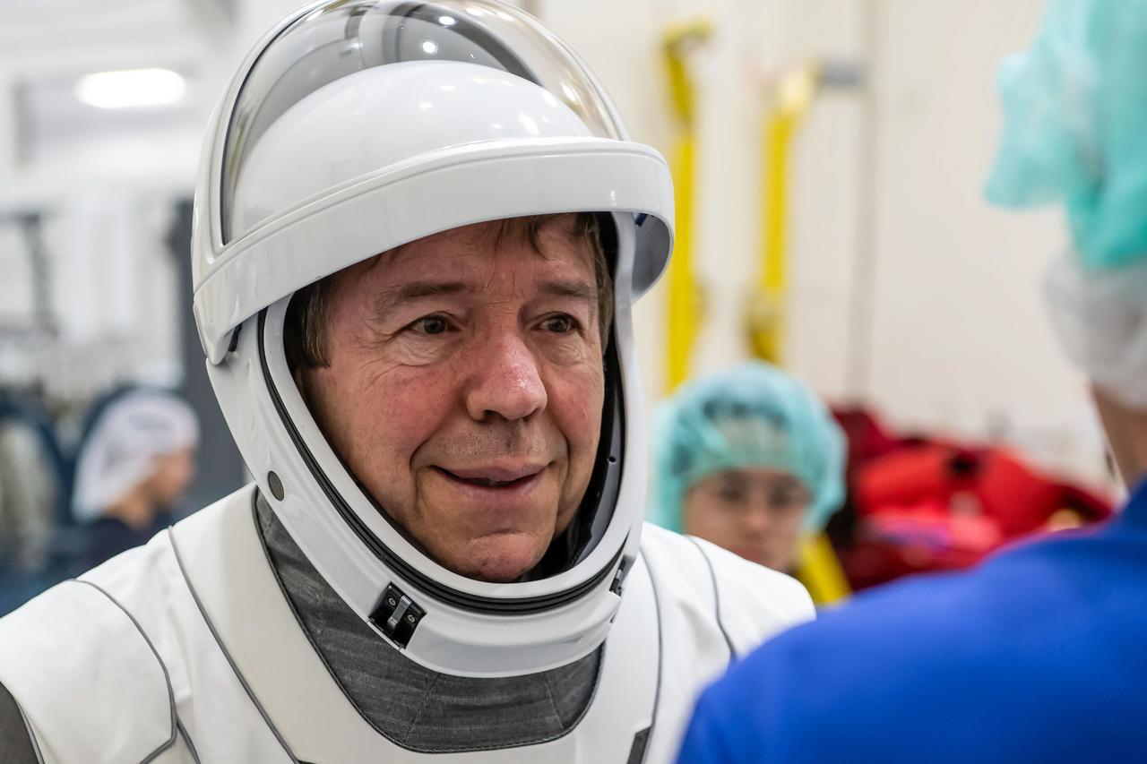 jsc2024e005951 (Jan. 12, 2024) --- NASA Astronaut Michael Barratt, pilot of NASA’s SpaceX Crew-8 mission, participates in the Crew Equipment Interface Test at NASA’s Kennedy Space Center in Florida to rehearse launch day activities and get a close look at the spacecraft that will take him to the International Space Station. Credit: SpaceX