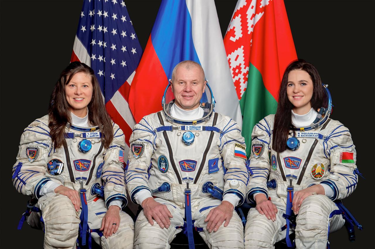 jsc2024e009737 (Nov. 2, 2023) --- Soyuz MS-25 crew members (from left) Tracy Dyson from NASA, Oleg Novitskiy from Roscosmos, and Marina Vasilevskaya from Belarusia pose for a portrait at the Gagarin Cosmonaut Training Center in Russia. They will serve aboard the International Space Station as Expedition 71 crew members. Credit: GCTC/Andrey Shelepin