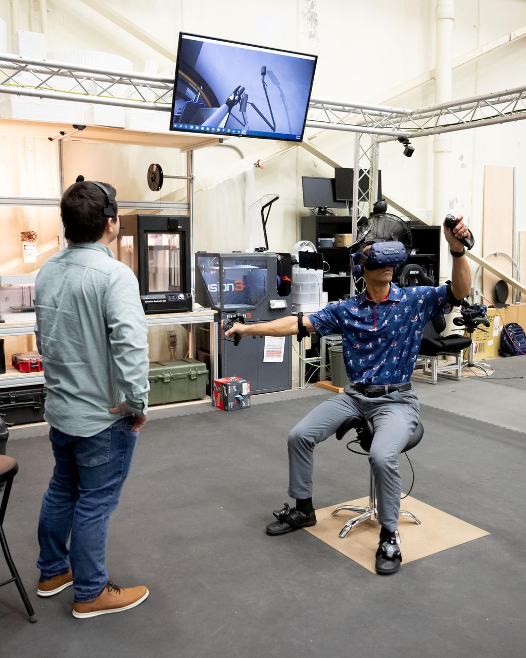 NASA astronaut Raja Chari participates in virtual reality testing of the Gateway lunar space station to ensure its comfort and safety when astronauts live and conduct science there on future Artemis missions.   PHOTO DATE: February 09, 2022. LOCATION: Bldg. 15 - VR Lab SUBJECT: VR Technology for Interior Gateway Training with astronaut Raja Chari. Photo Credit: NASA / Josh Valcarcel