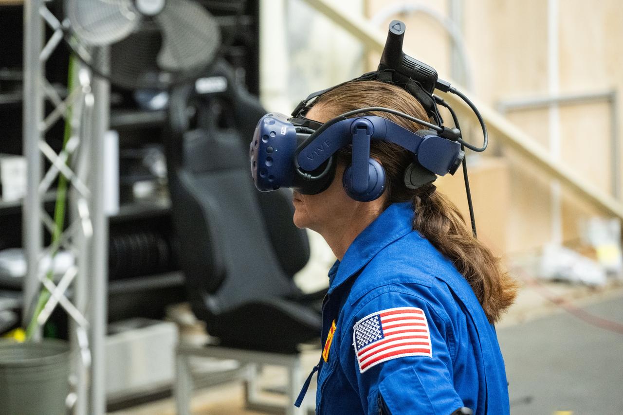 NASA astronaut Nicole Mann participates in virtual reality testing of the Gateway lunar space station to ensure its comfort and safety when astronauts live and conduct science there on future Artemis missions.   PHOTO DATE:  02-13-24 LOCATION:  Bldg. 15 - VR Lab SUBJECT:  Photographic support for Gateway Web Feature: VR Technology for Interior Gateway Training with astronaut Nicole Mann PHOTOGRAPHER:  Photo Credit: NASA / Bill Stafford