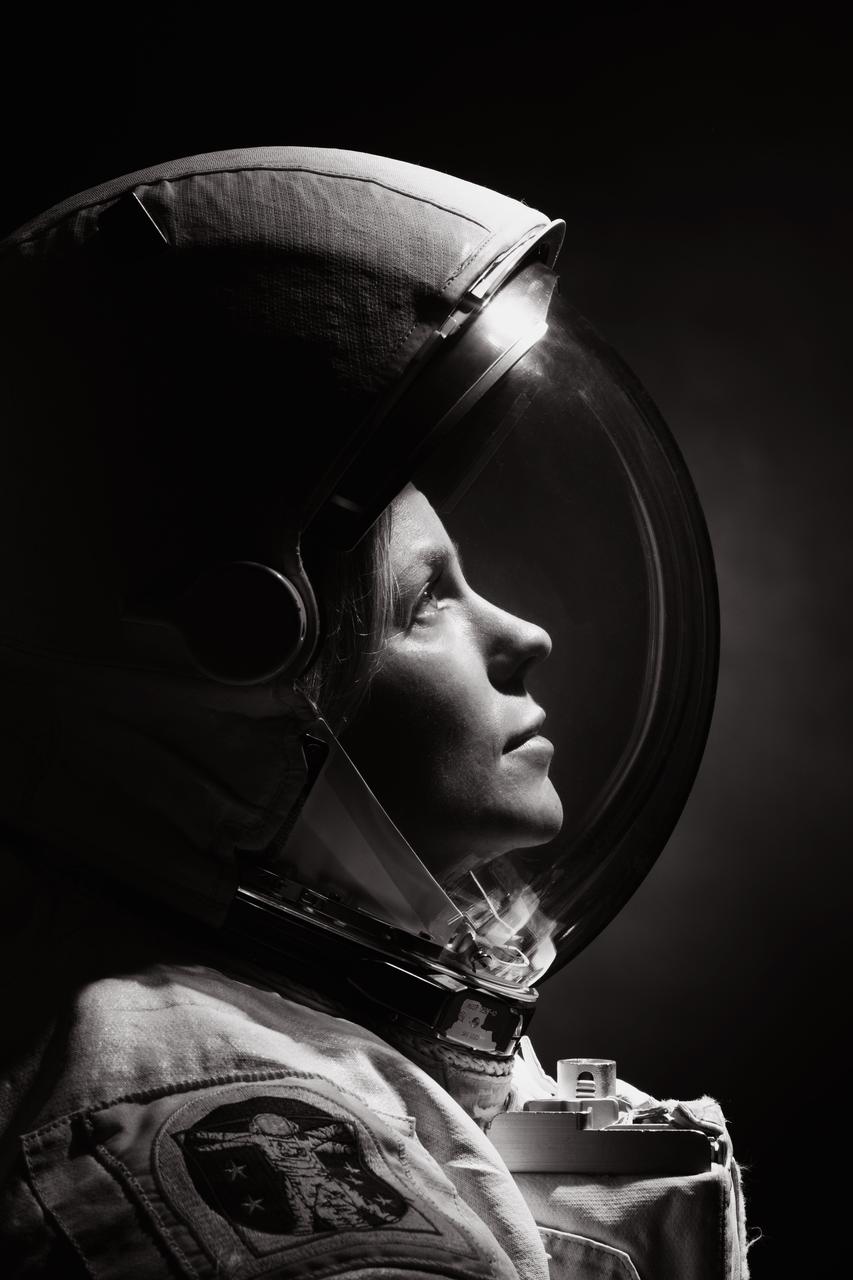 jsc2024e022261_alt (March 22, 2024) --- NASA astronaut Zena Cardman poses for a portrait in a photography studio at NASA’s Johnson Space Center in Houston, Texas. Credit: NASA/Josh Valcarcel