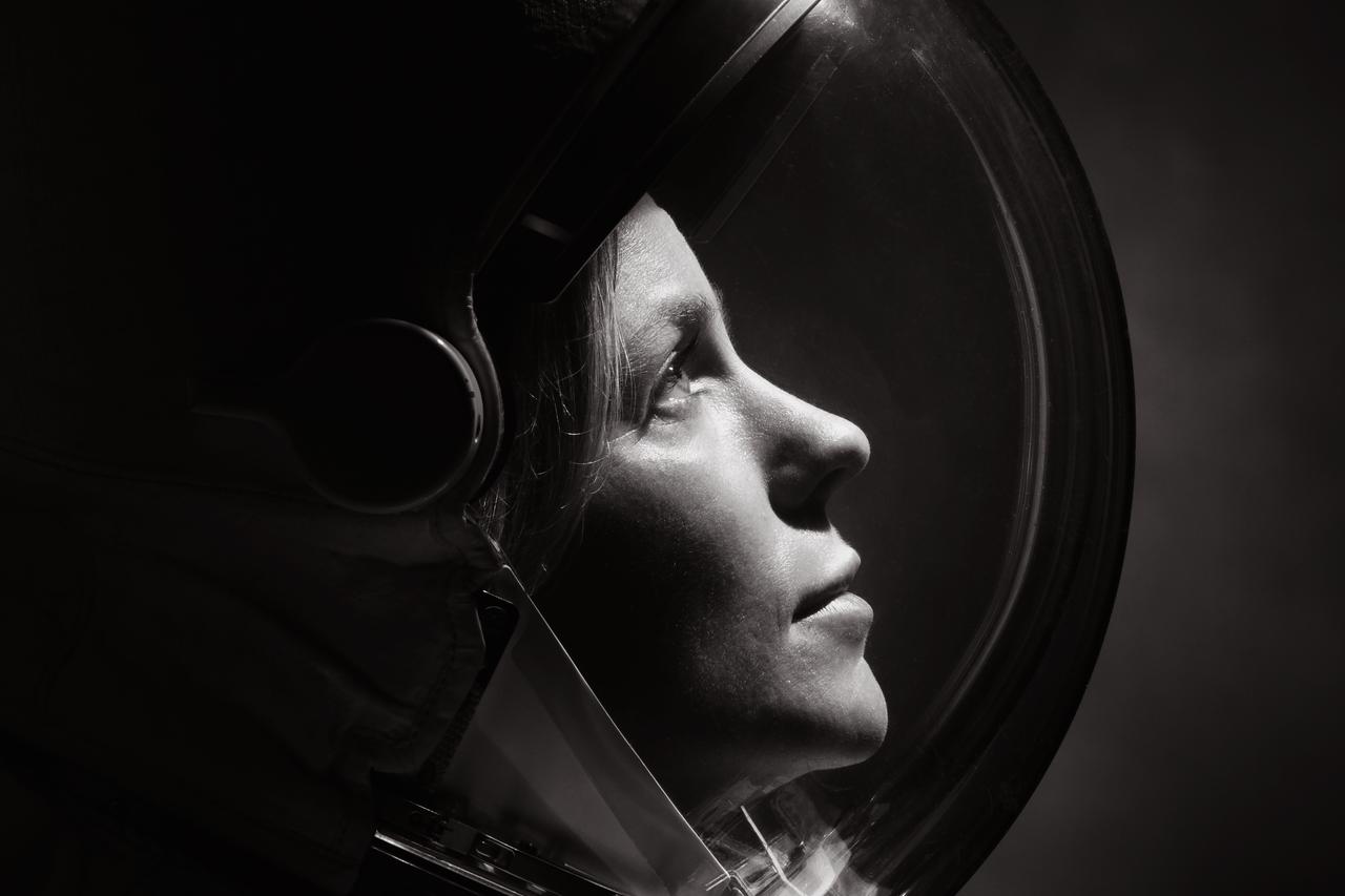 jsc2024e022261_alt2 (March 22, 2024) --- NASA astronaut Zena Cardman poses for a portrait in a photography studio at NASA’s Johnson Space Center in Houston, Texas. Credit: NASA/Josh Valcarcel