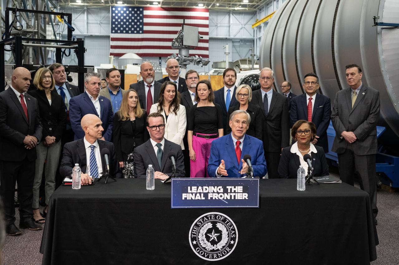 jsc2024e022806 March 26, 2024 -- Johnson Space Center in Houston hosted a Tuesday, March 26, visit by Texas Governor Greg Abbott, who visited NASA’s Mission Control Center, spoke with native Texan and NASA astronaut Loral O'Hara aboard the International Space Station, and introduced the new members of the Texas Space Commission. Abbott was joined by NASA Johnson Space Center Director Vanessa Wyche, Texas House Speaker Dade Phelan, Texas Representative Greg Bonnen and other state and space industry leaders.