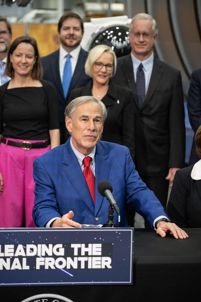 jsc2024e022809 March 26, 2024 -- NASA’s Johnson Space Center in Houston hosted a Tuesday, March 26, visit by Texas Governor Greg Abbott, who visited NASA’s Mission Control Center, spoke with native Texan and NASA astronaut Loral O'Hara aboard the International Space Station, and introduced the new members of the Texas Space Commission. Abbott was joined by NASA Johnson Space Center Director Vanessa Wyche, Texas House Speaker Dade Phelan, Texas Representative Greg Bonnen and other state and space industry leaders.