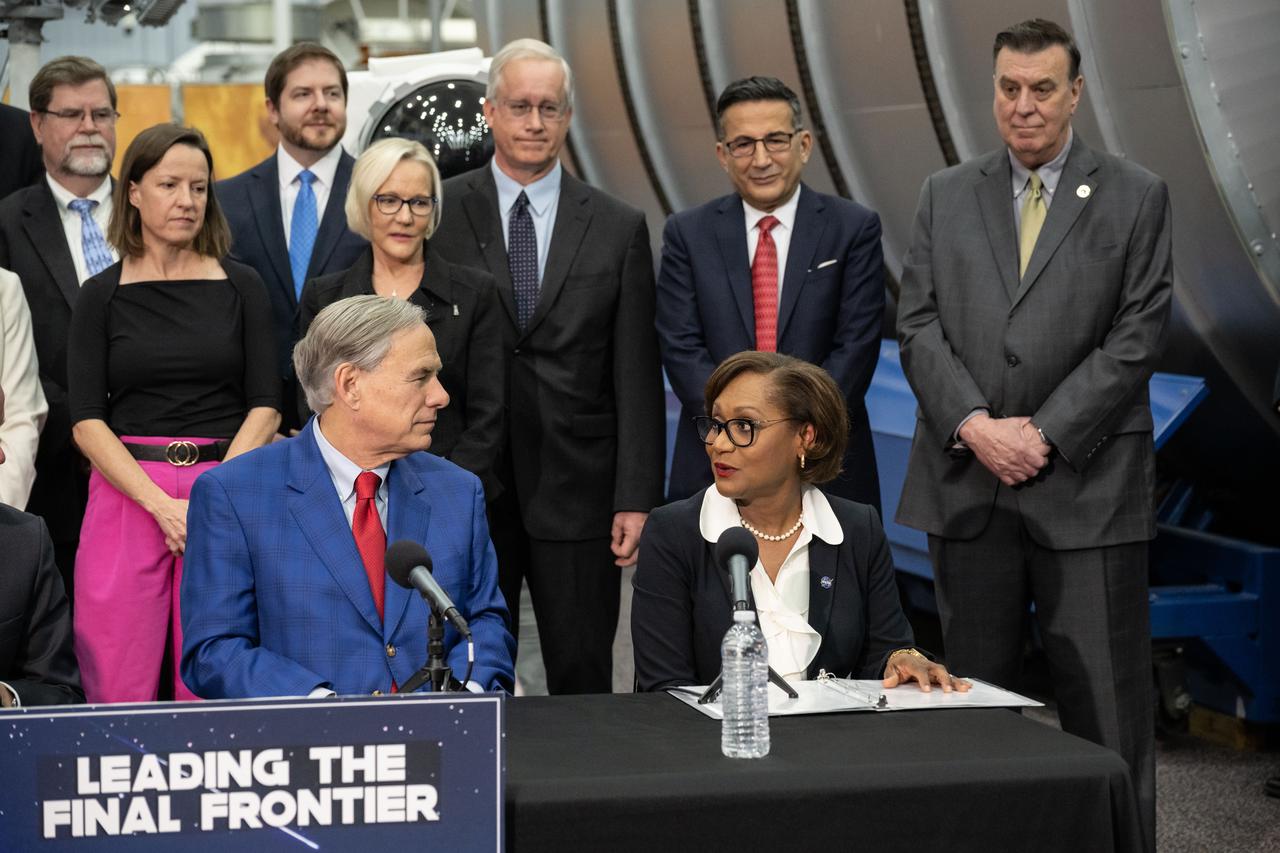 jsc2024e022812 March 26, 2024 -- NASA’s Johnson Space Center in Houston hosted a Tuesday, March 26, visit by Texas Governor Greg Abbott, who visited NASA’s Mission Control Center, spoke with native Texan and NASA astronaut Loral O'Hara aboard the International Space Station, and introduced the new members of the Texas Space Commission. Abbott was joined by NASA Johnson Space Center Director Vanessa Wyche, Texas House Speaker Dade Phelan, Texas Representative Greg Bonnen and other state and space industry leaders.