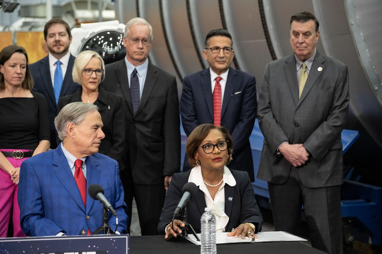 jsc2024e022815 March 26, 2024 -- NASA’s Johnson Space Center in Houston hosted a Tuesday, March 26, visit by Texas Governor Greg Abbott, who visited NASA’s Mission Control Center, spoke with native Texan and NASA astronaut Loral O'Hara aboard the International Space Station, and introduced the new members of the Texas Space Commission. Abbott was joined by NASA Johnson Space Center Director Vanessa Wyche, Texas House Speaker Dade Phelan, Texas Representative Greg Bonnen and other state and space industry leaders.