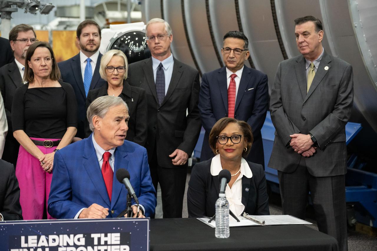 jsc2024e022816 March 26, 2024 -- NASA’s Johnson Space Center in Houston hosted a Tuesday, March 26, visit by Texas Governor Greg Abbott, who visited NASA’s Mission Control Center, spoke with native Texan and NASA astronaut Loral O'Hara aboard the International Space Station, and introduced the new members of the Texas Space Commission. Abbott was joined by NASA Johnson Space Center Director Vanessa Wyche, Texas House Speaker Dade Phelan, Texas Representative Greg Bonnen and other state and space industry leaders.