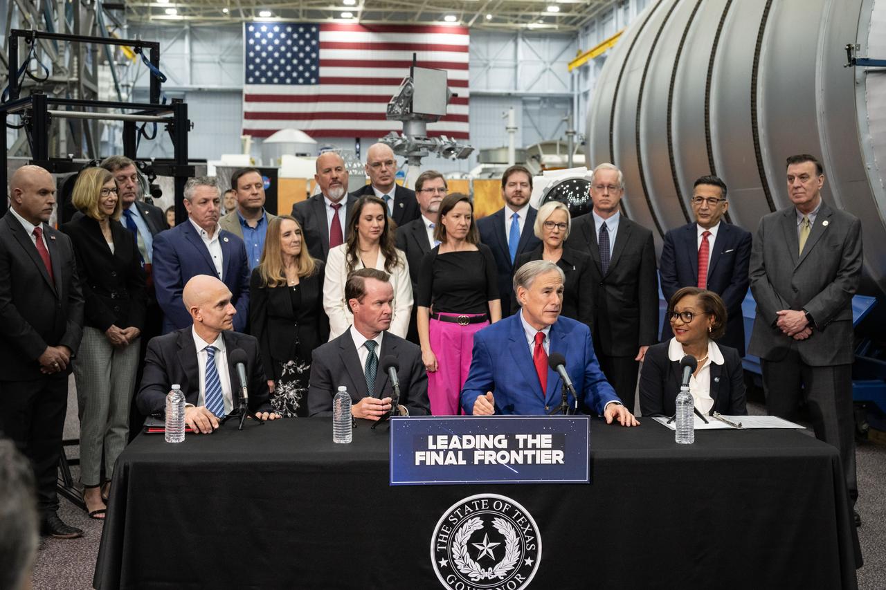 jsc2024e022817 March 26, 2024 -- NASA’s Johnson Space Center in Houston hosted a Tuesday, March 26, visit by Texas Governor Greg Abbott, who visited NASA’s Mission Control Center, spoke with native Texan and NASA astronaut Loral O'Hara aboard the International Space Station, and introduced the new members of the Texas Space Commission. Abbott was joined by NASA Johnson Space Center Director Vanessa Wyche, Texas House Speaker Dade Phelan, Texas Representative Greg Bonnen and other state and space industry leaders.