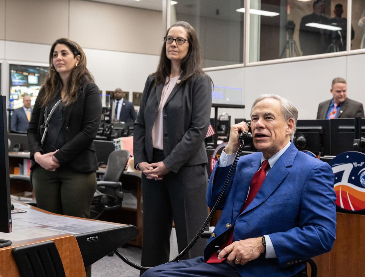 jsc2024e022821 March 26, 2024 -- NASA’s Johnson Space Center in Houston hosted a Tuesday, March 26, visit by Texas Governor Greg Abbott, who visited NASA’s Mission Control Center, spoke with native Texan and NASA astronaut Loral O'Hara aboard the International Space Station, and introduced the new members of the Texas Space Commission. Abbott was joined by NASA Johnson Space Center Director Vanessa Wyche, Texas House Speaker Dade Phelan, Texas Representative Greg Bonnen and other state and space industry leaders.
