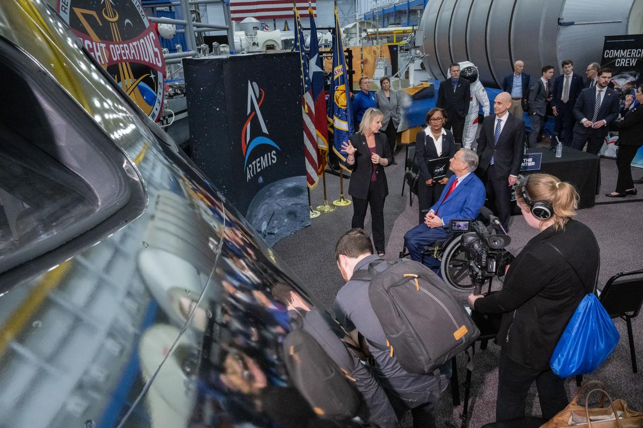 jsc2024e022825 March 26, 2024 -- NASA’s Johnson Space Center in Houston hosted a Tuesday, March 26, visit by Texas Governor Greg Abbott, who visited NASA’s Mission Control Center, spoke with native Texan and NASA astronaut Loral O'Hara aboard the International Space Station, and introduced the new members of the Texas Space Commission. Abbott was joined by NASA Johnson Space Center Director Vanessa Wyche, Texas House Speaker Dade Phelan, Texas Representative Greg Bonnen and other state and space industry leaders.