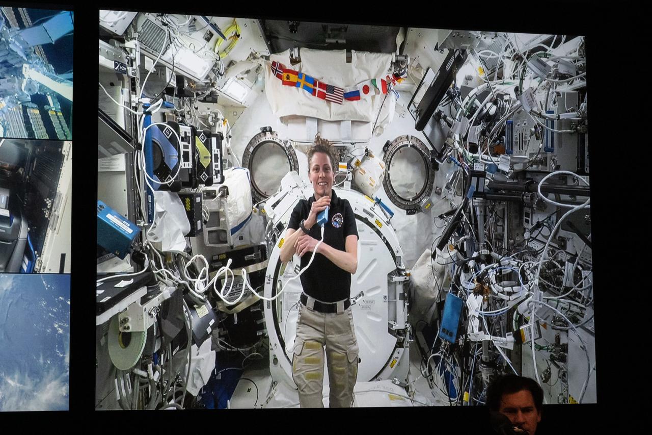 jsc2024e022829 March 26, 2024 -- NASA’s Johnson Space Center in Houston hosted a Tuesday, March 26, visit by Texas Governor Greg Abbott, who visited NASA’s Mission Control Center, spoke with native Texan and NASA astronaut Loral O'Hara aboard the International Space Station, and introduced the new members of the Texas Space Commission. Abbott was joined by NASA Johnson Space Center Director Vanessa Wyche, Texas House Speaker Dade Phelan, Texas Representative Greg Bonnen and other state and space industry leaders.