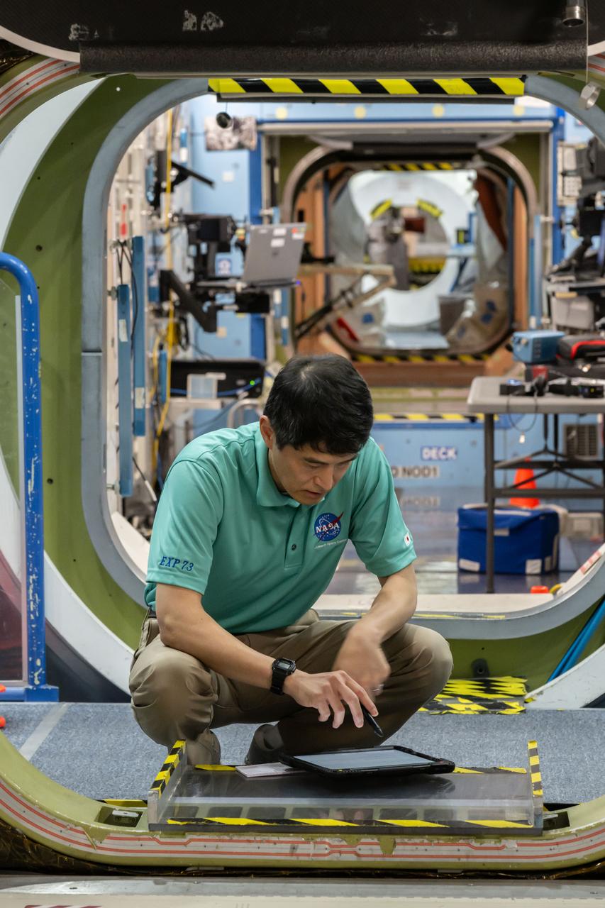 jsc2023e029684 (April 29, 2024) --- JAXA (Japan Aerospace Exploration Agency) astronaut and SpaceX Crew-10 Mission Specialist Takuya Onishi participates in pre-flight mission training in the Space Vehicle Mockup Facility at NASA's Johnson Space Center.
