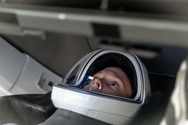 jsc2024e064441 (Sept. 30, 2024) --- NASA astronaut and pilot of NASA’s SpaceX Crew-10 mission Nichole Ayers participates in preflight mission training at SpaceX in Hawthorne, California. Credit: SpaceX