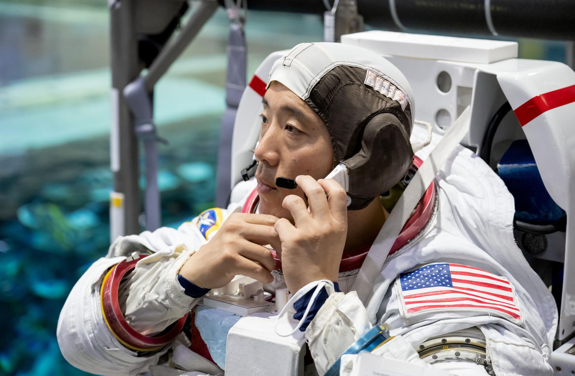 NASA astronaut Jonny Kim and Soyuz MS-27 crew member Jonny Kim undergoes International Space Station Extravehicular Activity (EVA) maintenance training, or spacewalk training, at Jonson’s Neutral Buoyancy Laboratory.