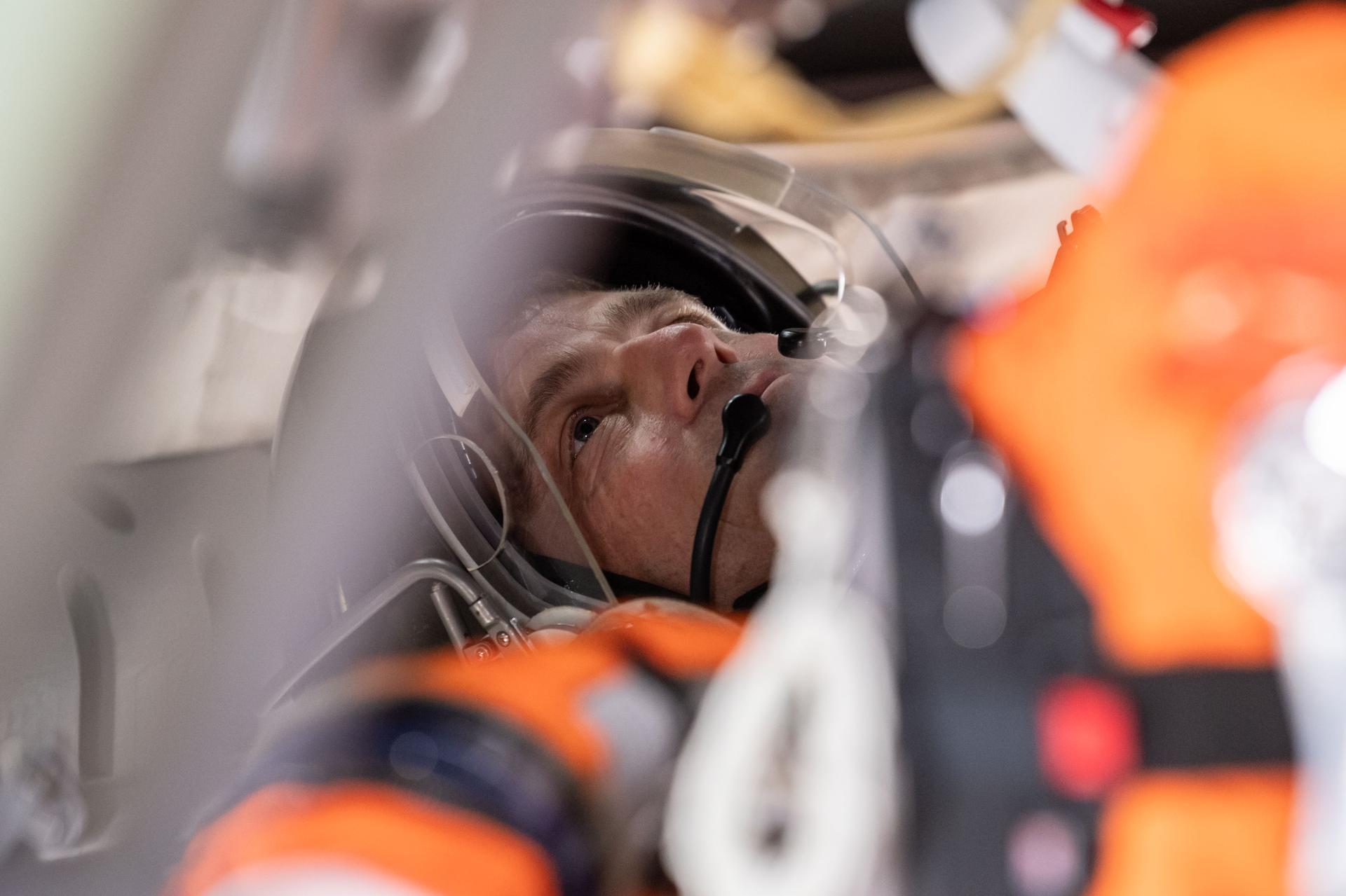 NASA astronaut and Artemis II commander Reid Wiseman during Post Insertion and Deorbit Preparation training at the Space Vehicle Mockup Facility in Houston, Texas. The crew practiced getting the Orion spacecraft configured once in orbit, how to make it habitable, and suited up in their entry pressure suits to prepare for their return from the Moon.