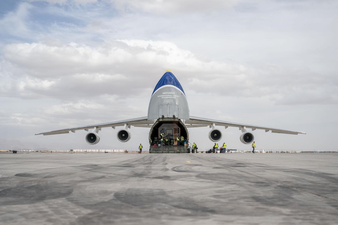 Gateway’s HALO (Habitation and Logistics Outpost) arrives in Mesa, Arizona, after traveling from Italy, where Thales Alenia Space fabricated its primary structure. Delivered by cargo aircraft to Phoenix-Mesa Gateway Airport, HALO will be transported to Northrop Grumman’s facility in Gilbert for final outfitting. 