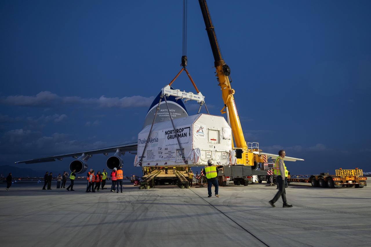 Gateway’s HALO (Habitation and Logistics Outpost) arrives in Mesa, Arizona, after traveling from Italy, where Thales Alenia Space fabricated its primary structure. Delivered by cargo aircraft to Phoenix-Mesa Gateway Airport, HALO will be transported to Northrop Grumman’s facility in Gilbert for final outfitting. 