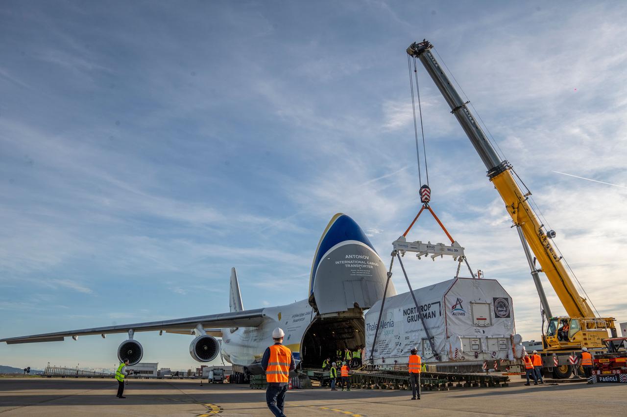 Gateway’s HALO (Habitation and Logistics Outpost) departs Italy en route to Arizona, where it will undergo final outfitting at Northrop Grumman’s facility in Gilbert ahead of its launch to lunar orbit. The module’s primary structure was fabricated by Thales Alenia Space in Turin. 