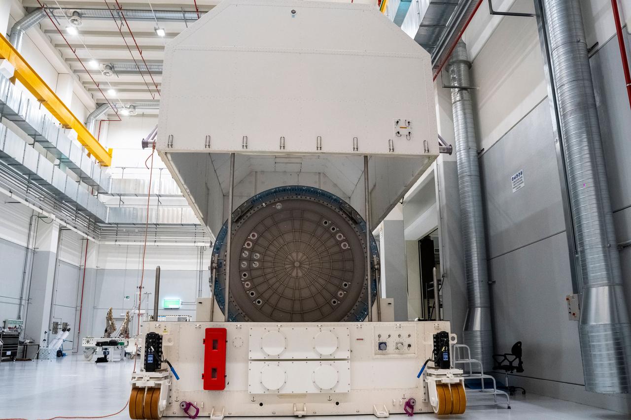 At the Thales Alenia Space facility in Turin, Italy, technicians prepare Gateway’s HALO (Habitation and Logistics Outpost) for transport. The module’s primary structure, fabricated by Thales Alenia Space, will travel to Northrop Grumman’s facility in Gilbert, Arizona, for final outfitting ahead of its launch to lunar orbit. 