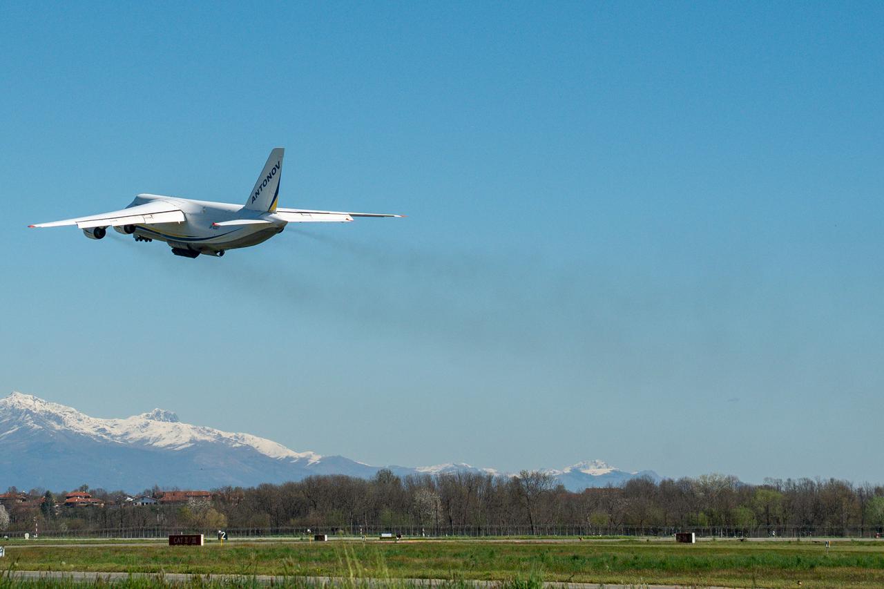 Gateway’s HALO (Habitation and Logistics Outpost) departs Italy en route to Arizona, where it will undergo final outfitting at Northrop Grumman’s facility in Gilbert ahead of its launch to lunar orbit. The module’s primary structure was fabricated by Thales Alenia Space in Turin. 