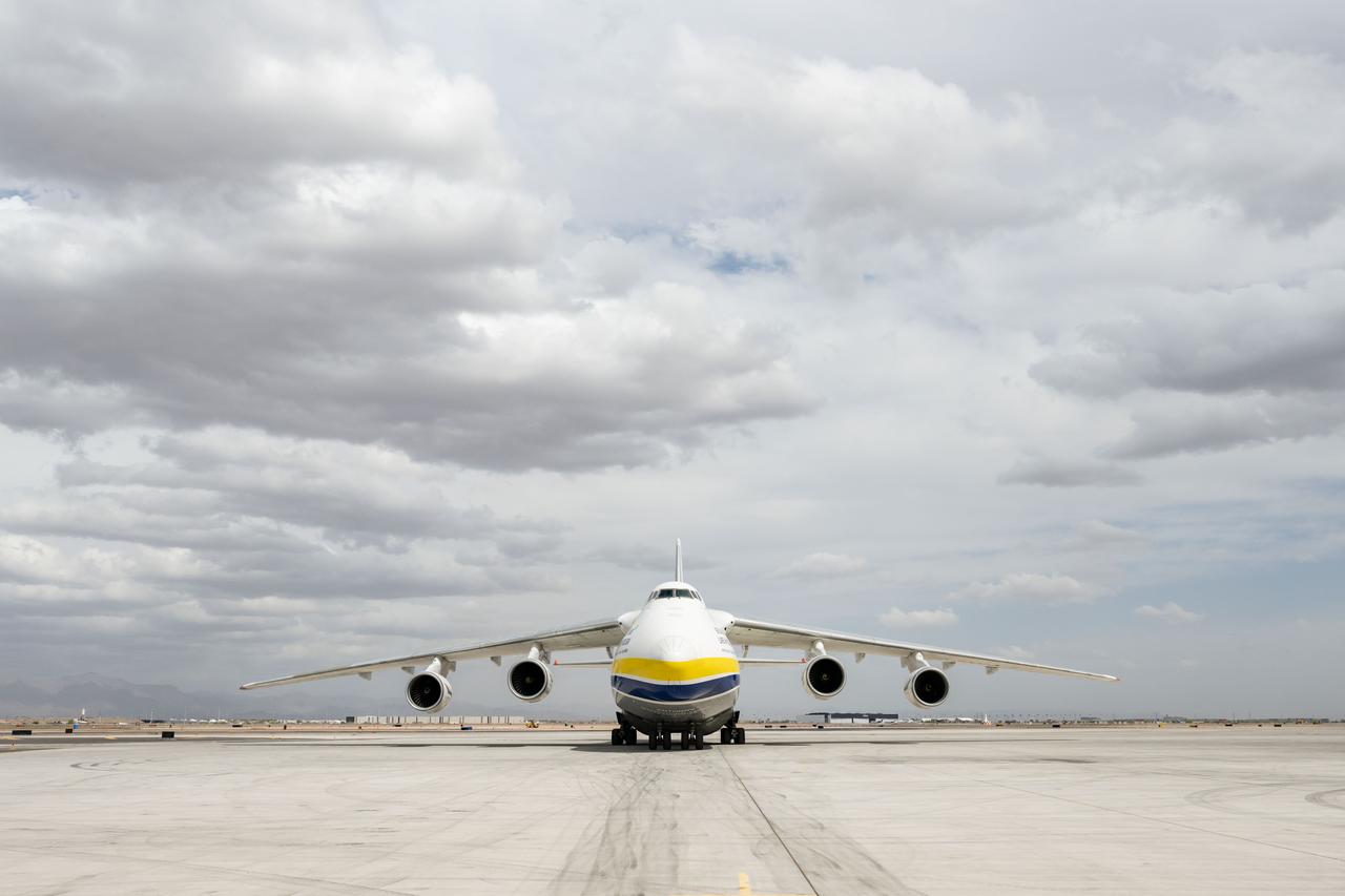 Gateway’s HALO (Habitation and Logistics Outpost) arrives in Mesa, Arizona, after traveling from Italy, where Thales Alenia Space fabricated its primary structure. Delivered by cargo aircraft to Phoenix-Mesa Gateway Airport, HALO will be transported to Northrop Grumman’s facility in Gilbert for final outfitting.