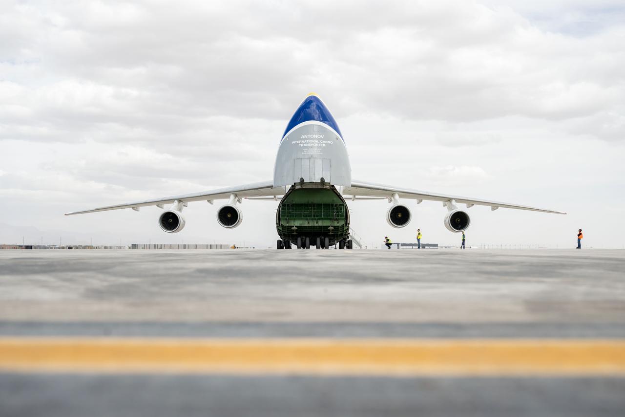 Gateway’s HALO (Habitation and Logistics Outpost) arrives in Mesa, Arizona, after traveling from Italy, where Thales Alenia Space fabricated its primary structure. Delivered by cargo aircraft to Phoenix-Mesa Gateway Airport, HALO will be transported to Northrop Grumman’s facility in Gilbert for final outfitting. 