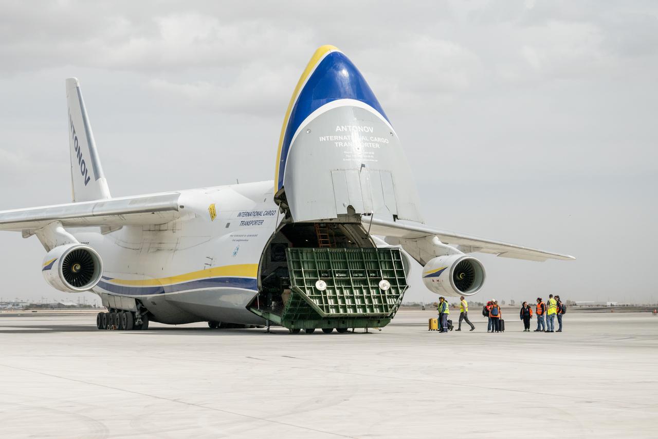 Gateway’s HALO (Habitation and Logistics Outpost) arrives in Mesa, Arizona, after traveling from Italy, where Thales Alenia Space fabricated its primary structure. Delivered by cargo aircraft to Phoenix-Mesa Gateway Airport, HALO will be transported to Northrop Grumman’s facility in Gilbert for final outfitting. 