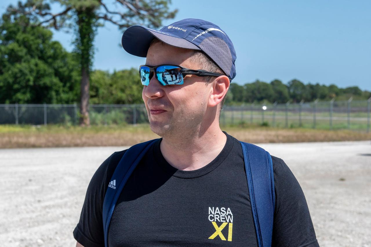 jsc2025e041096 (April 11, 2025) --- Roscosmos cosmonaut Oleg Platonov, mission specialist for NASA’s SpaceX Crew-11 mission to the International Space Station, participates in a training session at the Kennedy Space Center in Florida.