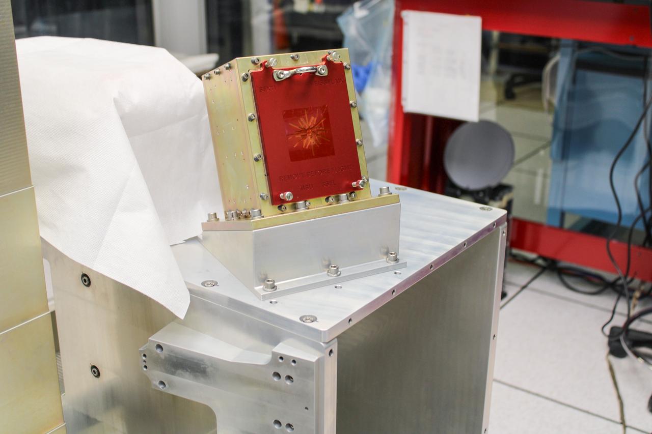 jsc2025e044726 (5/12/2025) --- Solar Flare X-Ray Timing Instrument (SFXTI) integrated on Space Test Program – Houston 10 (STP-H10). STP-H10-SFXTI measures solar hard X-ray energy spectra with high energy and time resolution. These measurements can only be made from space because solar X-rays do not penetrate Earth’s atmosphere. Image courtesy of Montana State University.