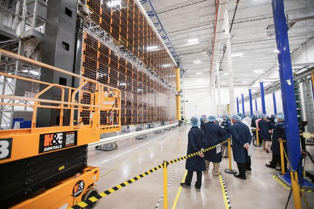 NASA image: Testing Gateway’s Roll-Out Solar Array (jsc2025e069609)