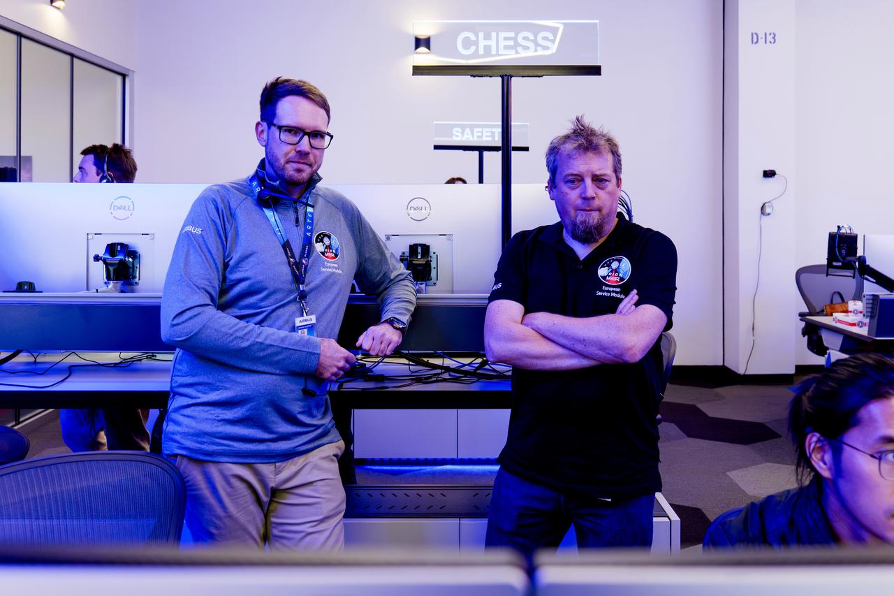 The Orion Mission Evaluation Room (MER) team works during an Artemis II mission simulation on Aug. 19, 2025, from the new Orion MER inside the Mission Control Center at NASA’s Johnson Space Center in Houston.