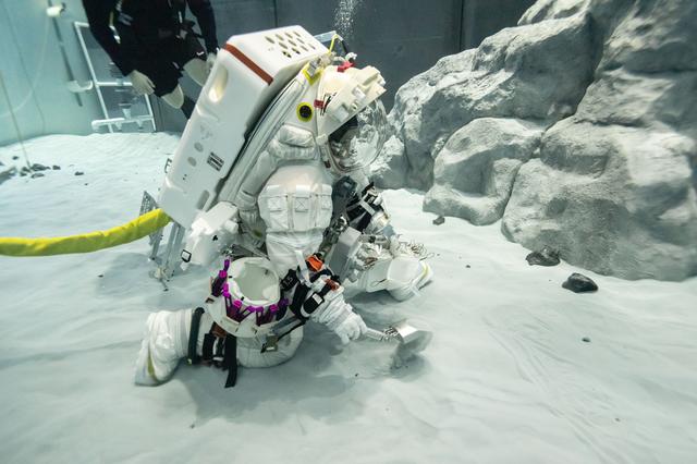 Canadian Space Agency Astronaut Jenni Gibbons Practices Lunar Tasks