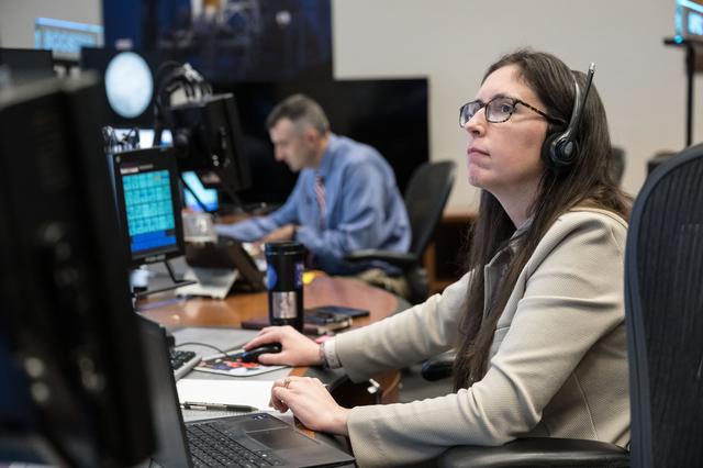 jsc2026e000831--- Artemis II Science Officers, Kelsey Young, foreground, and ...