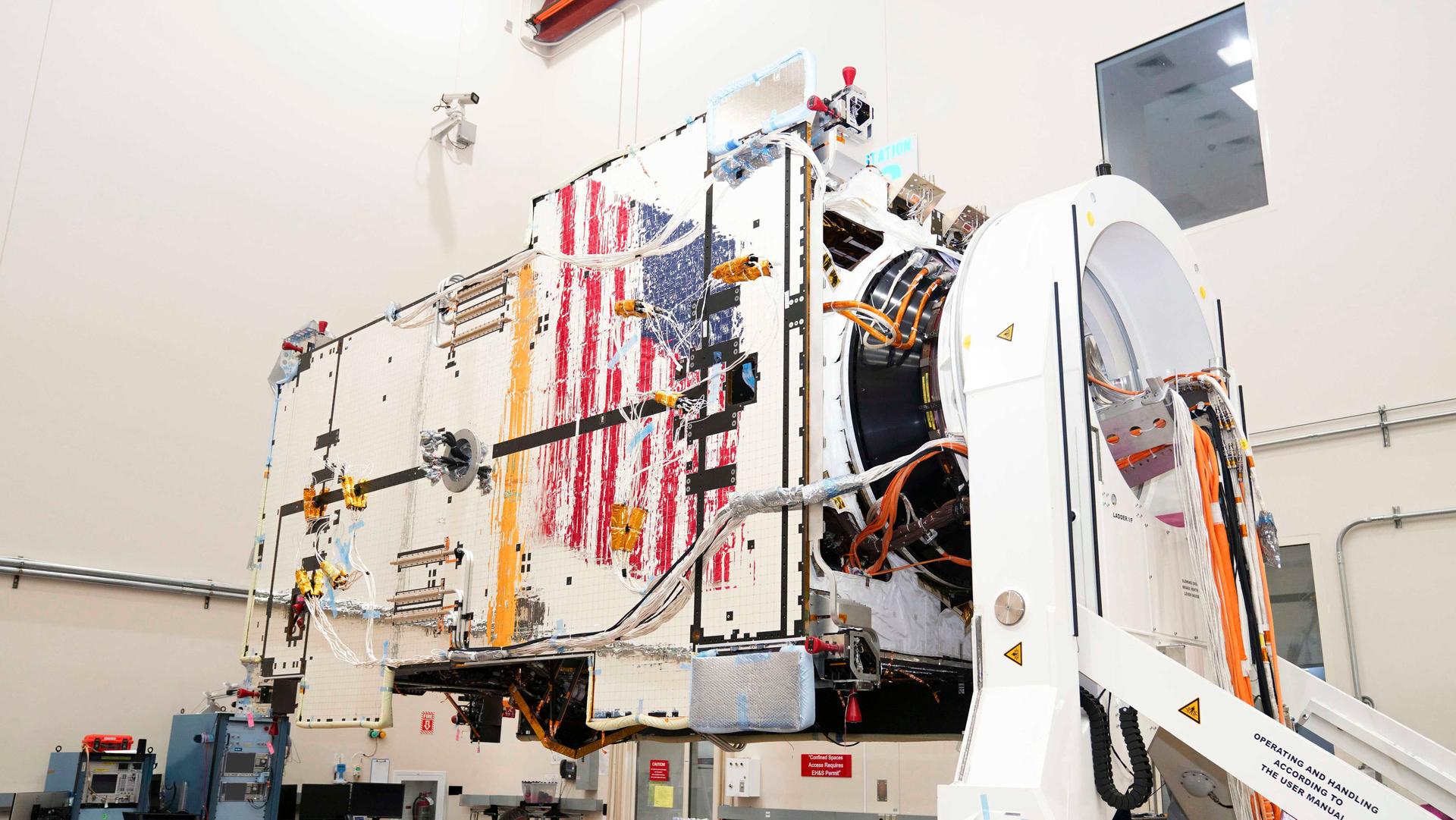 Gateway’s Power and Propulsion Element (PPE) undergoes battery installations at Lanteris Space Systems in Palo Alto, California, in January 2026. PPE is a 60-kilowatt solar electric propulsion spacecraft that will supply the lunar space station with power, high-rate communications, attitude control, orbit maintenance, and orbit transfer capabilities. Its design is based on Lanteris Space Systems’ commercial 1300 bus, enhanced with the most powerful Advanced Electric Propulsion System (AEPS) thrusters and the largest roll-out solar arrays (ROSAs) ever developed. Lanteris Space Systems is the lead industry partner for PPE’s design, manufacturing, and integration.