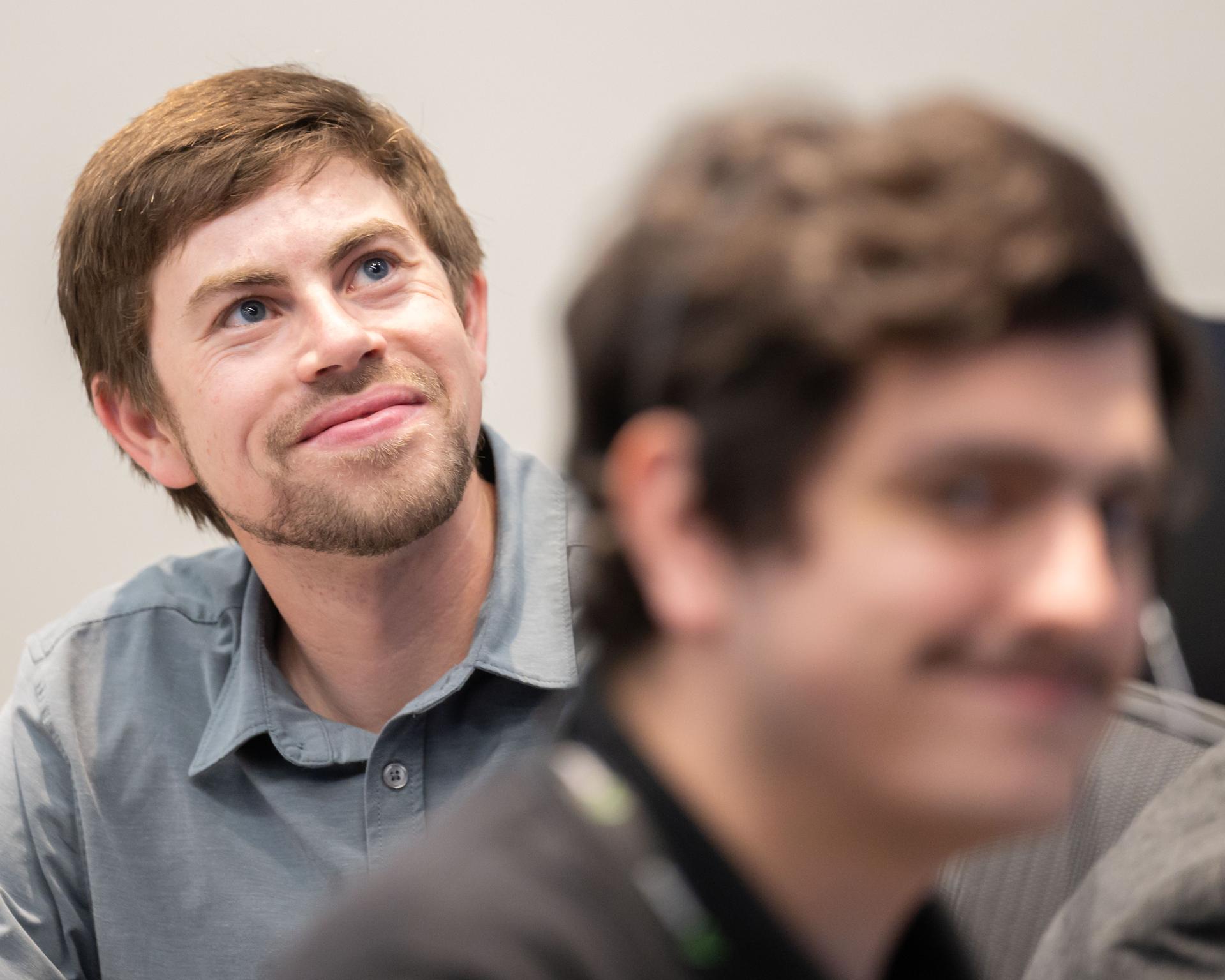 Artemis II crew lunar observations team member, Alex Stoken, monitors the mission from the Science Evaluation Room (SER). Built specifically for Artemis missions with these science priorities in mind, the SER is equipped to support rapid data interpretation, collaborative analysis, real-time decision making, and seamless coordination between the science and operations teams. Credits: NASA/Luna Posadas Nava