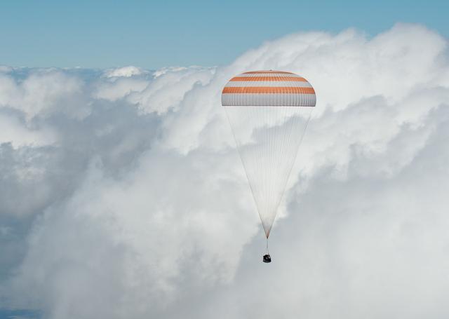 NASA image: Expedition 47 Soyuz TMA-19M Landing