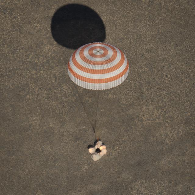 NASA image: Expedition 50 Soyuz MS-02 Landing