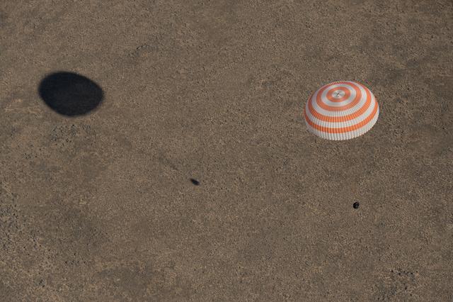 NASA image: Expedition 50 Soyuz MS-02 Landing