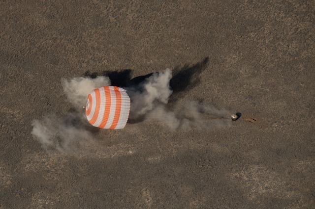 NASA image: Expedition 50 Soyuz MS-02 Landing