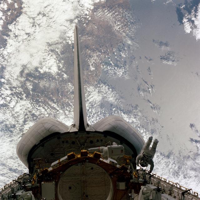 NASA image: s06-45-111