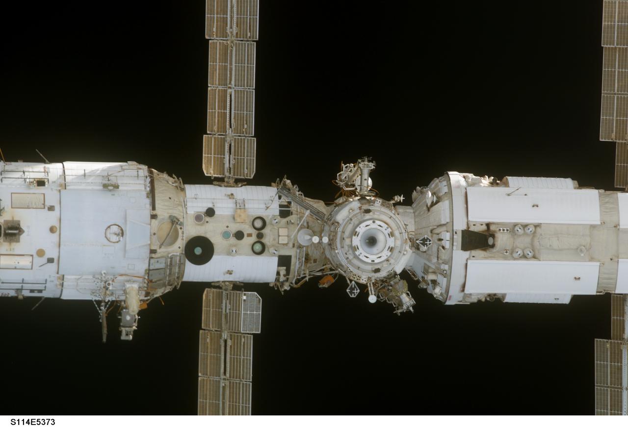 Nadir (+ZA/Plane I) side of Zvezda Service Module (SM) and FGB / Zarya module